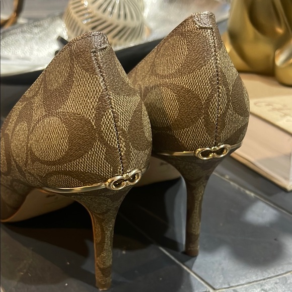 Coach Brown Heels with Pointed Toe and Monogram Pattern - Picture 4 of 5
